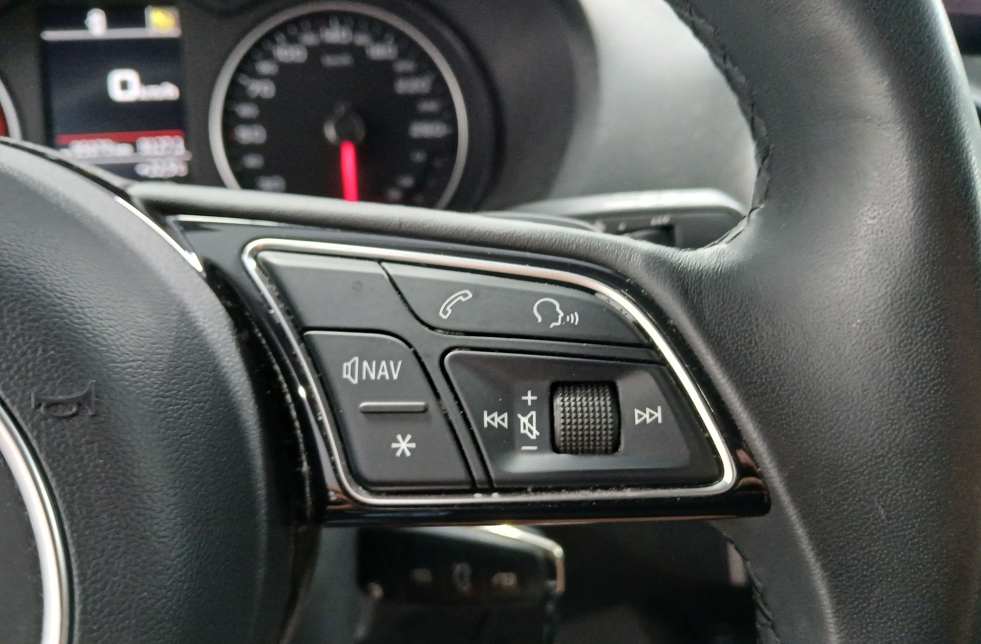 Audi Q2 Advanced 30 TDI S tronic - foto 27