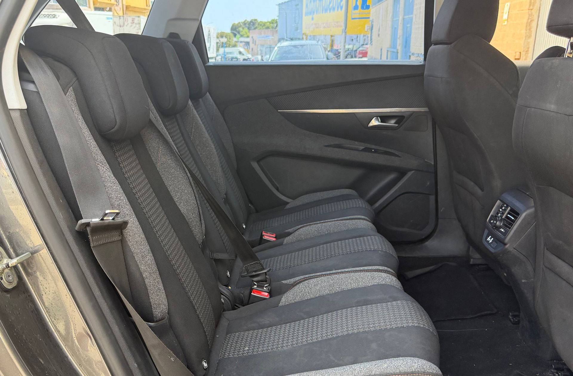 Peugeot 5008 1.2L PureTech Active 7 plazas - foto 17
