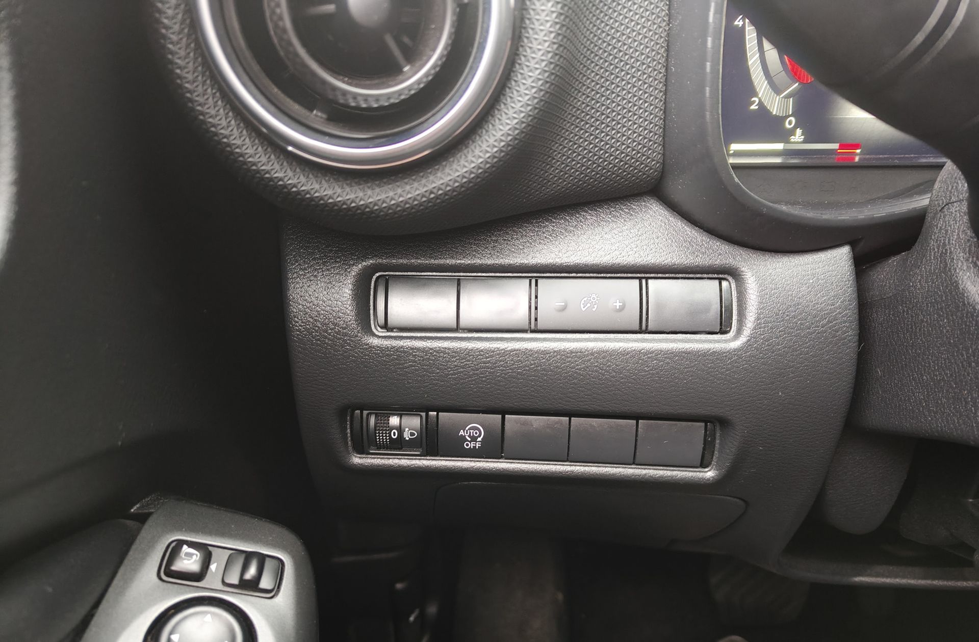 Nissan Juke DIG-T N-Connecta 4x2 DCT - foto 32
