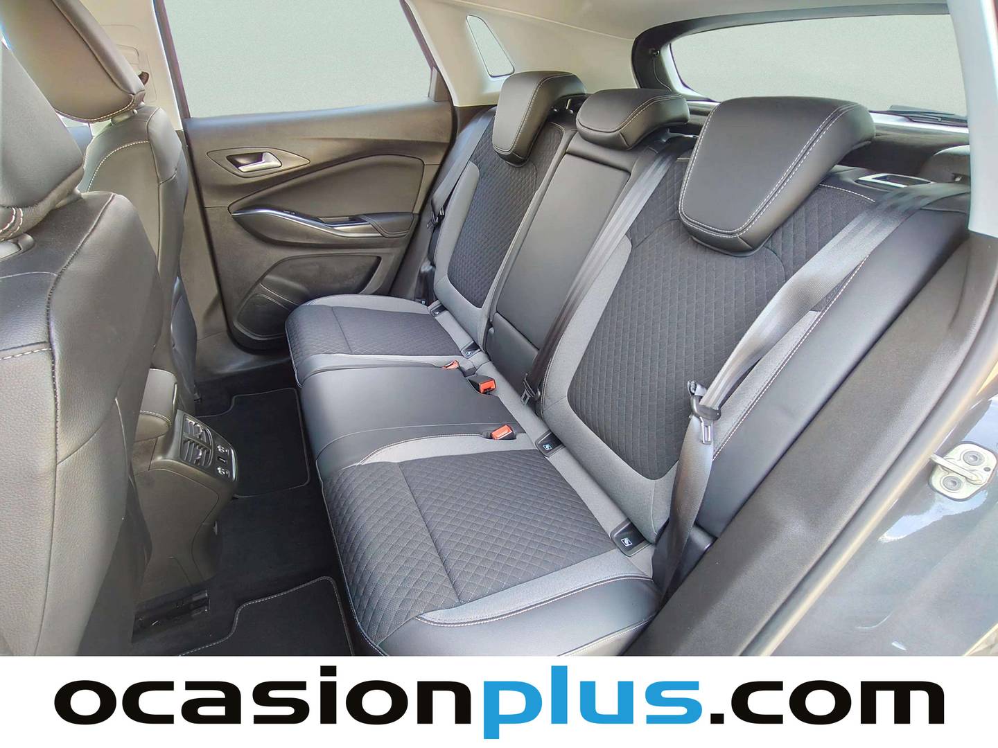 Foto asientos traseros Opel Grandland X Opel Grandland X 1.2 Turbo Ultimate (130 CV)