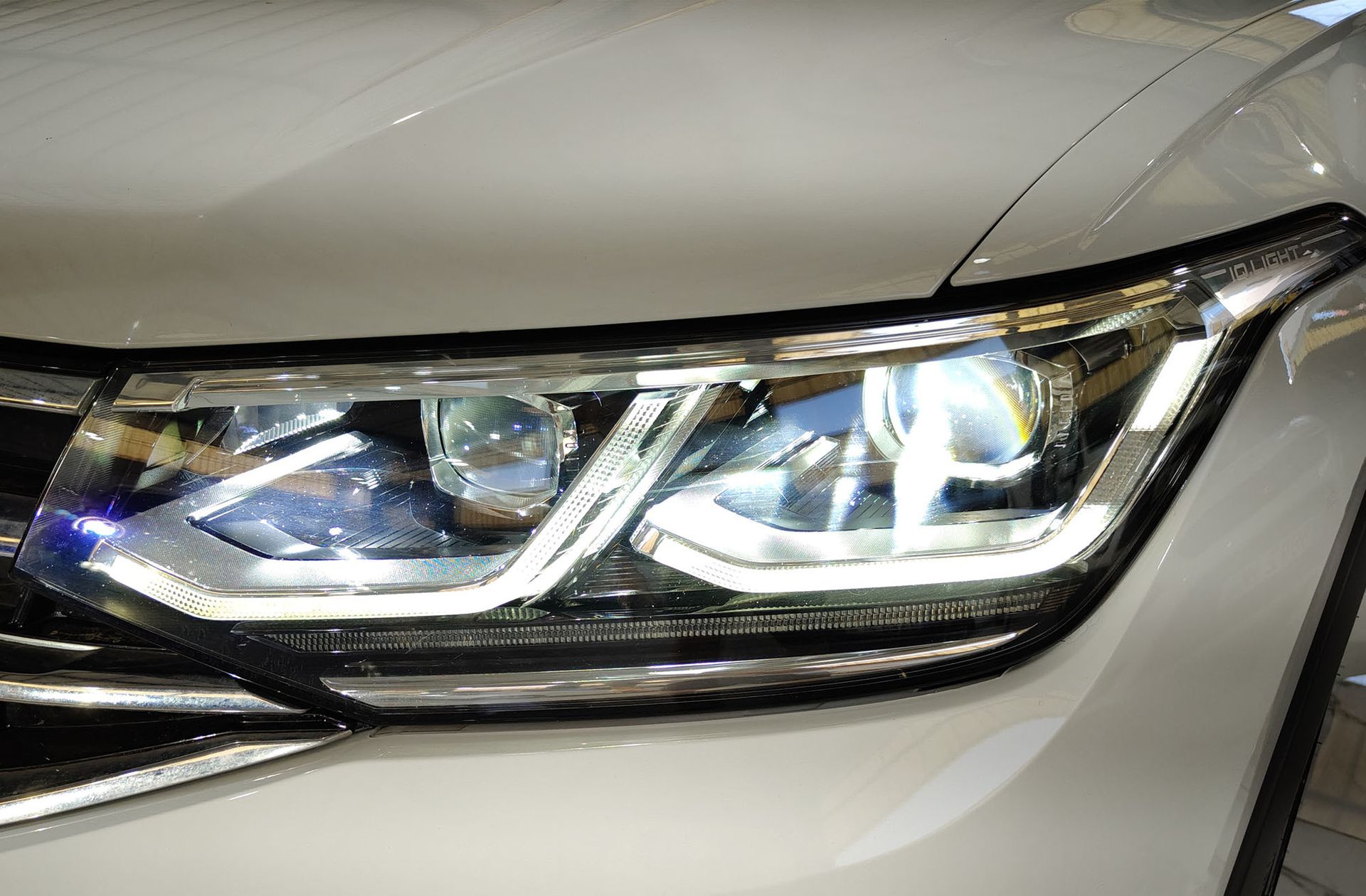 Volkswagen Tiguan R-Line 2.0 TDI DSG - foto 13