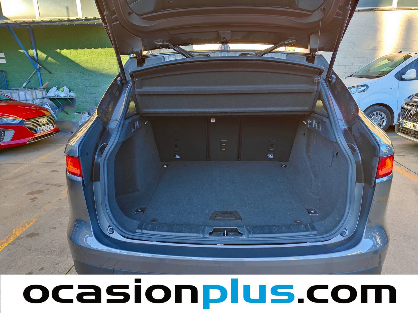 Foto Jaguar F-Pace Jaguar F-PACE 2.0L i4D Prestige AWD Auto (180 CV)