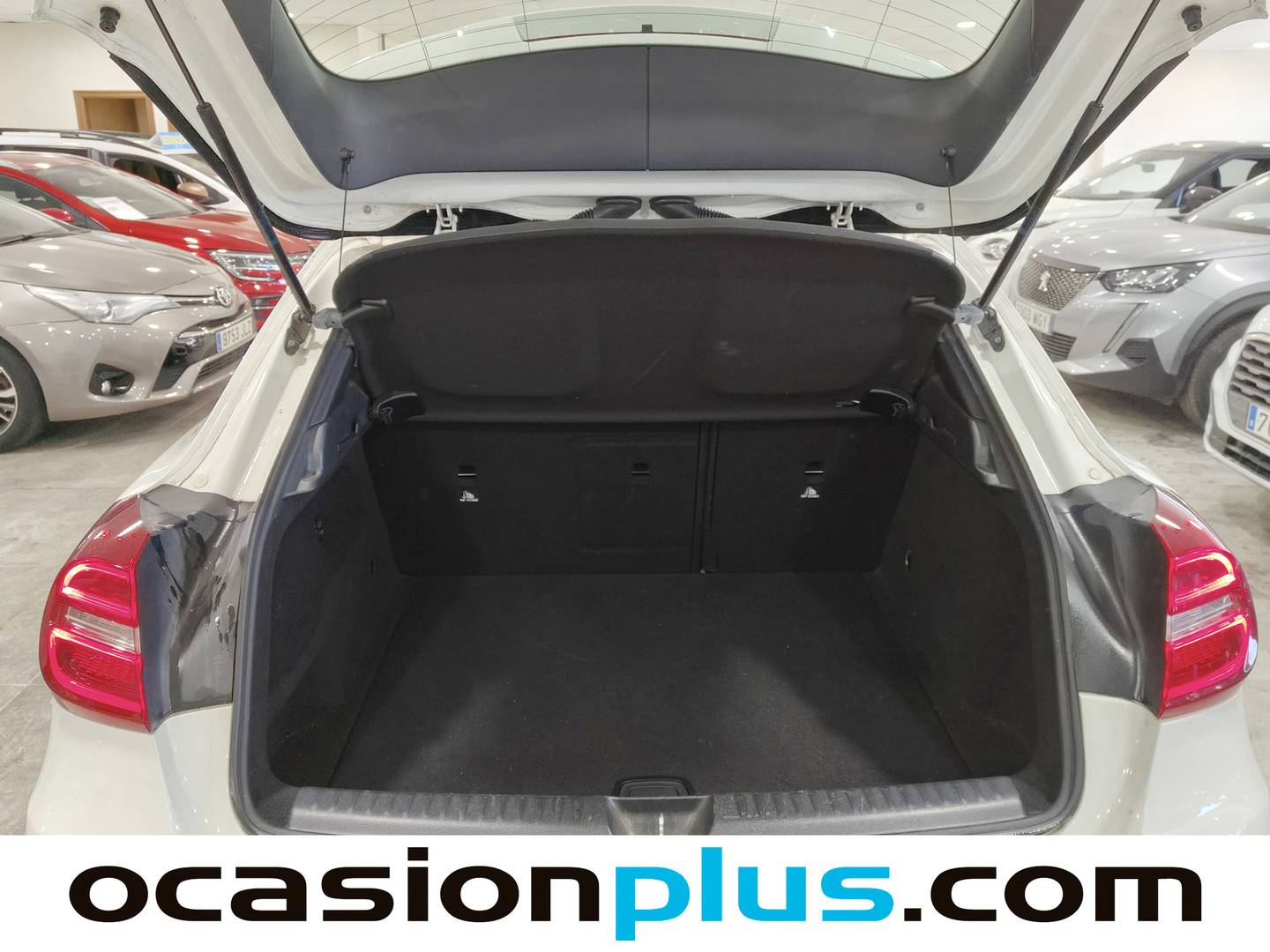 Fotos maletero Mercedes GLA Mercedes GLA 200 d AMG Line (136 CV)