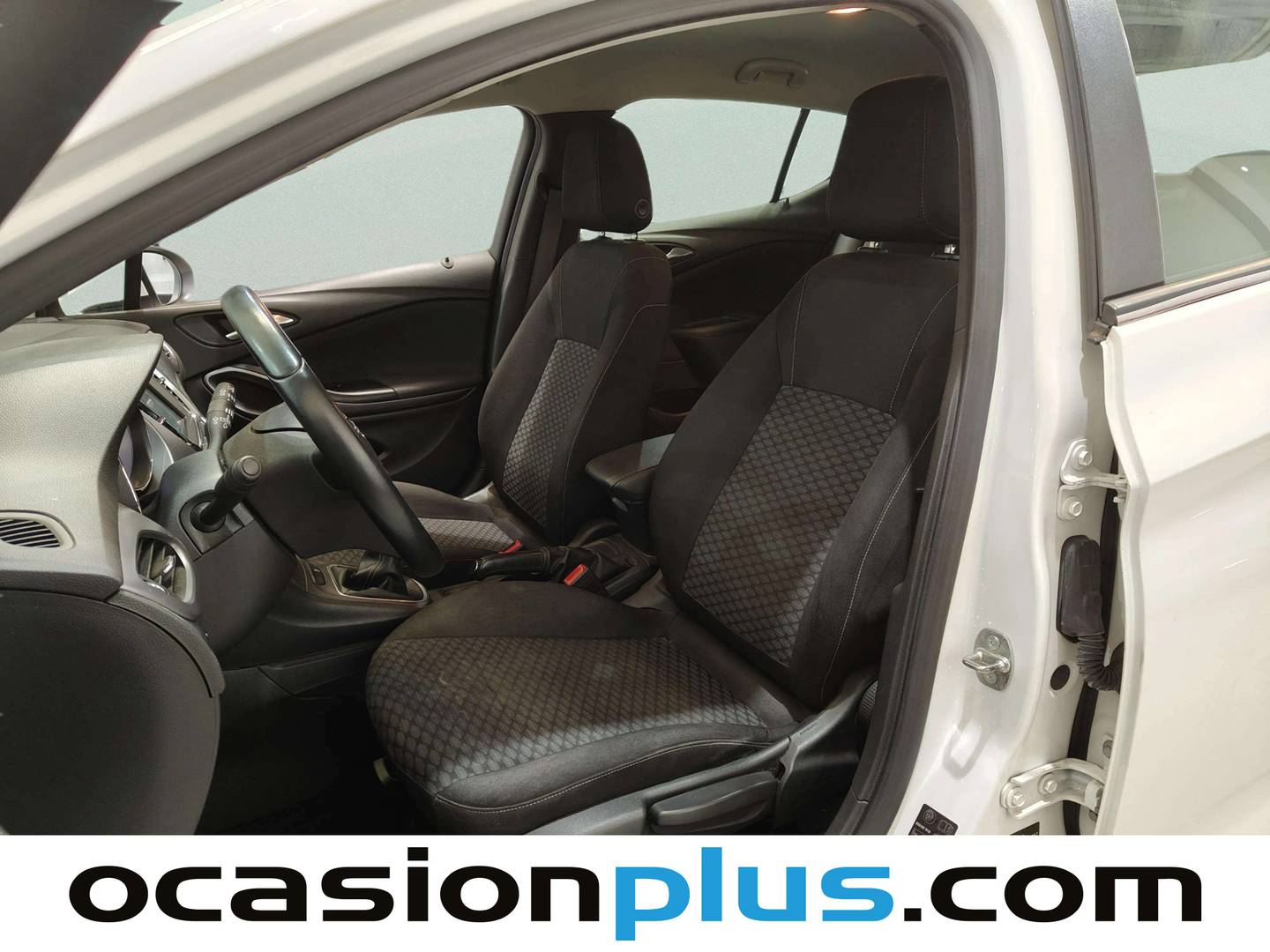 Foto asientos delanteros Opel Astra Opel Astra 1.6 CDTi Business + (110 CV)