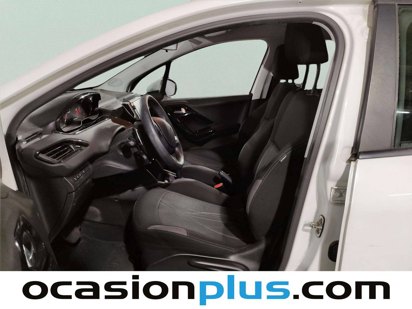 Foto asientos delanteros Peugeot 208 Peugeot 208 1.2 PureTech S&S Active ETG5 (82 CV)