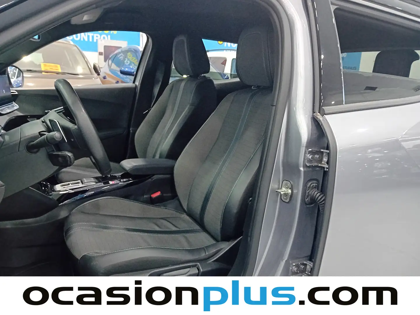 Foto Peugeot 2008 Peugeot 2008 PureTech 130 S&S Allure Pack EAT8 (130 CV)