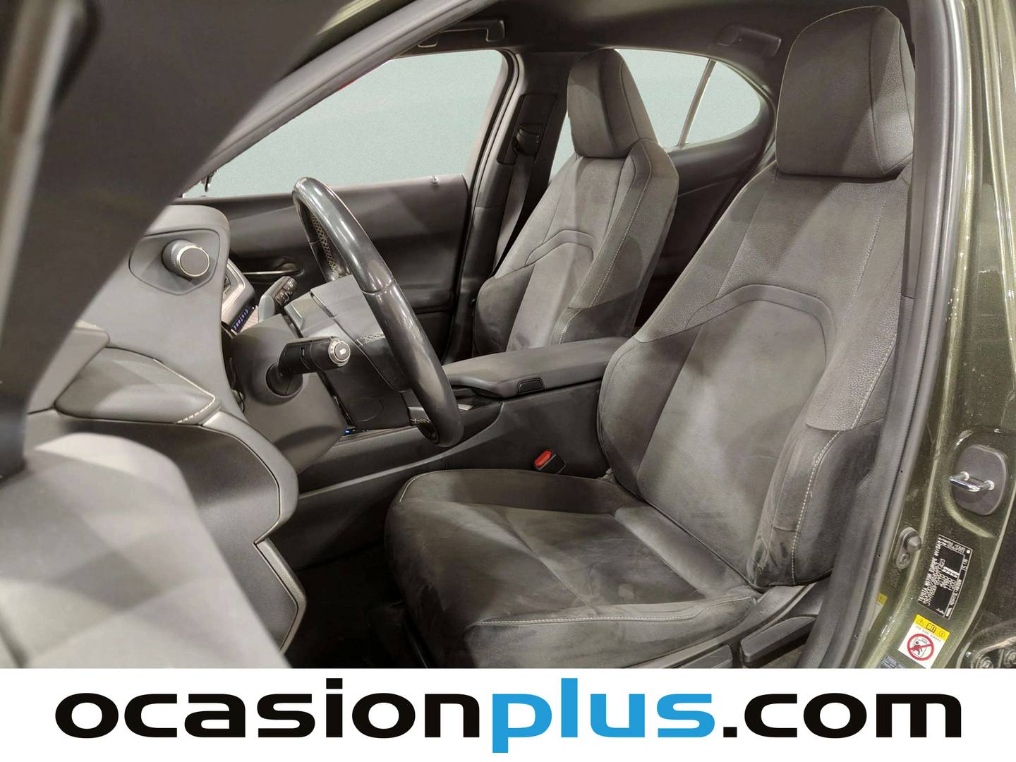 Foto asientos delanteros Lexus UX Lexus UX 250h Business Navigation 2WD (184 CV)