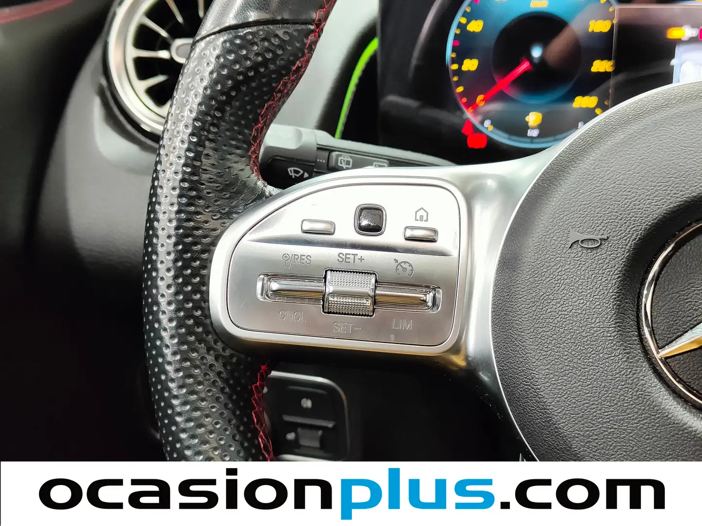 Foto Mercedes GLB Mercedes-Benz GLB 200 (163 CV) AMG Pack