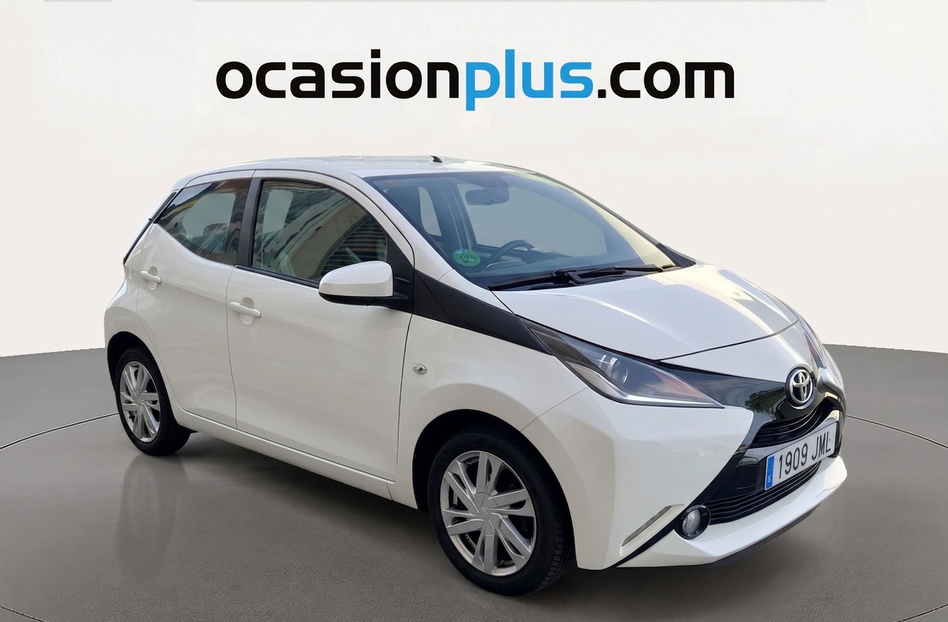 Toyota Aygo 1.0 70 x-play - foto 2