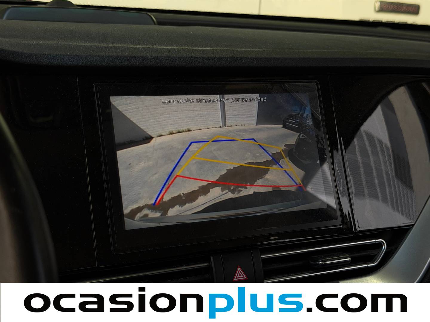 Extras y acabados del KIA Niro KIA Niro 1.6 GDi PHEV Híbrido Concept (141 CV)