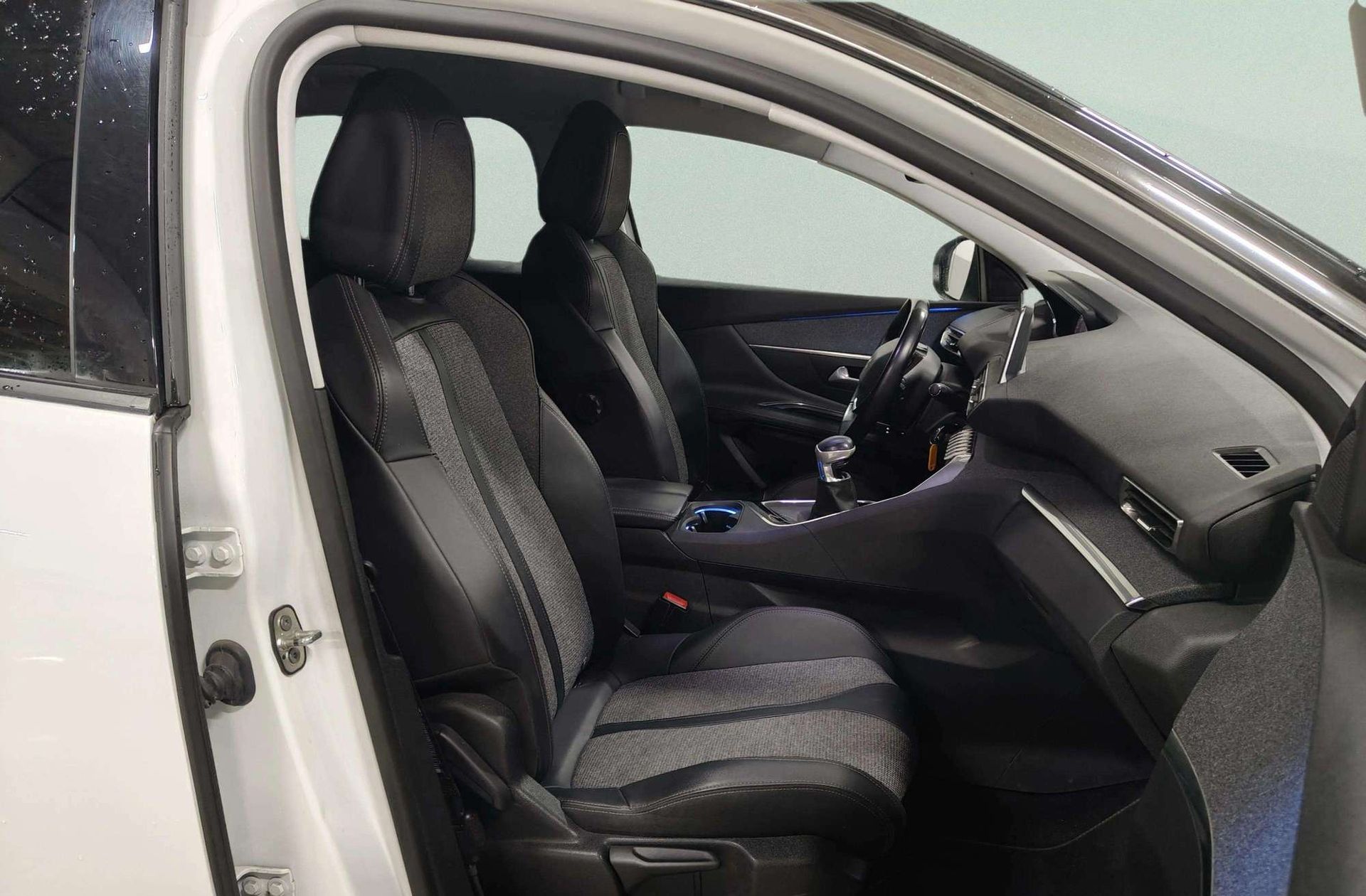 Peugeot 3008 PureTech 130 Allure - foto 21