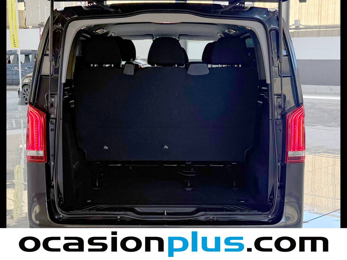 Fotos maletero Mercedes Vito Mercedes Vito Combi 116 CDI Tourer Pro Larga (163 CV) 8 Plazas