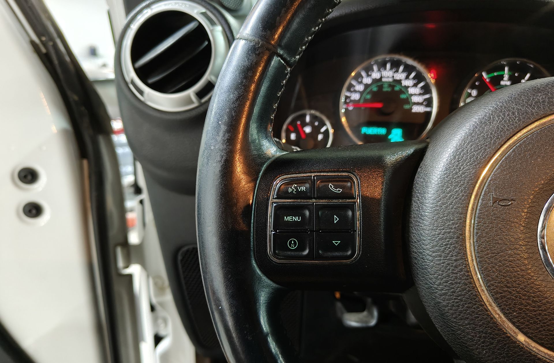 Jeep Wrangler 2.8 CRD Sahara - foto 24