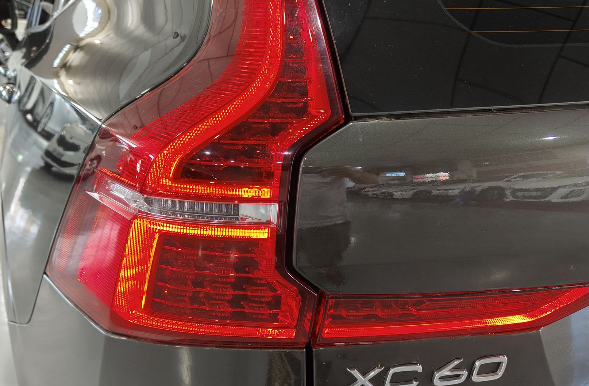 Volvo XC60 D4 Business Plus - foto 16