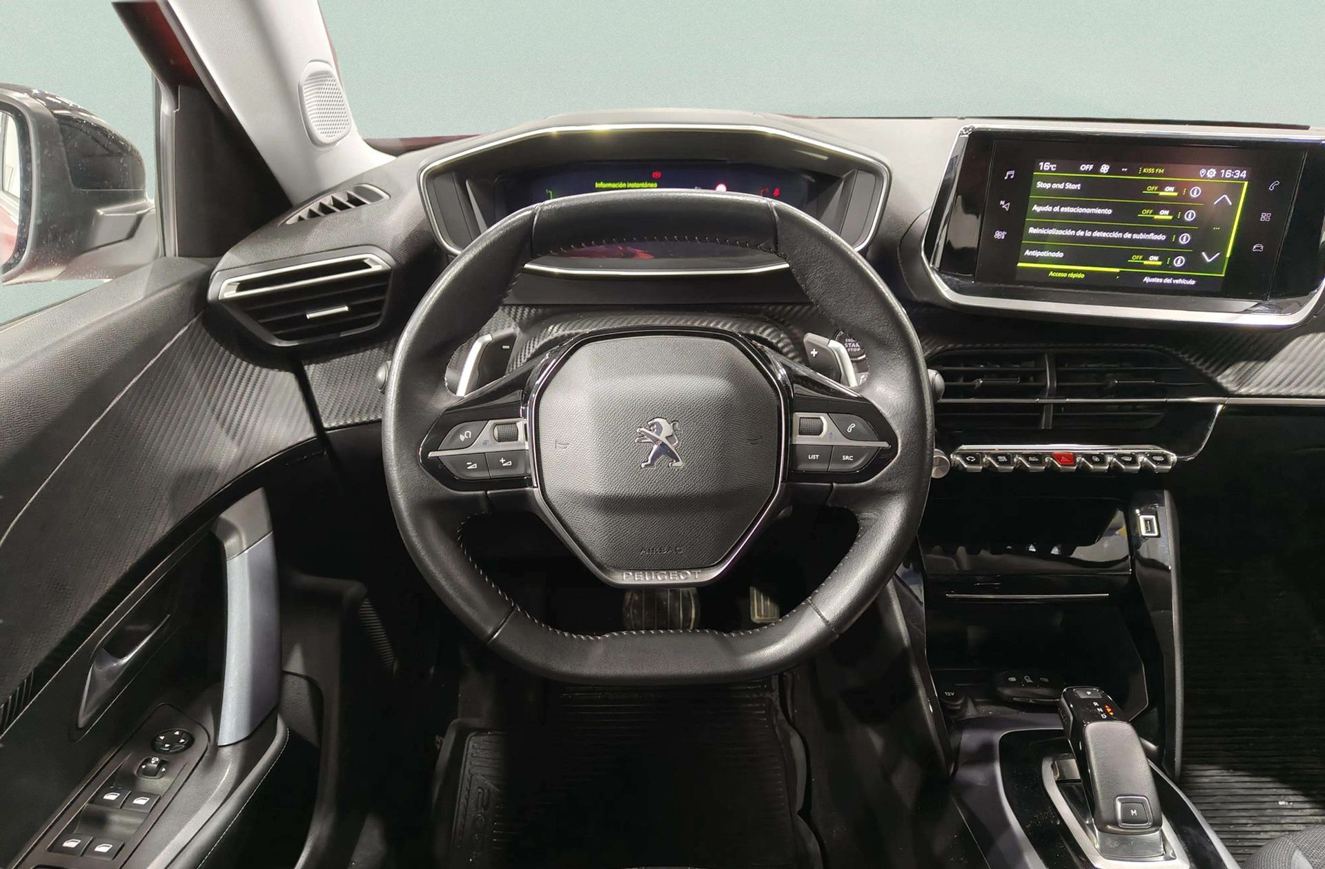 Peugeot 2008 PureTech 130 Allure EAT8 - foto 28