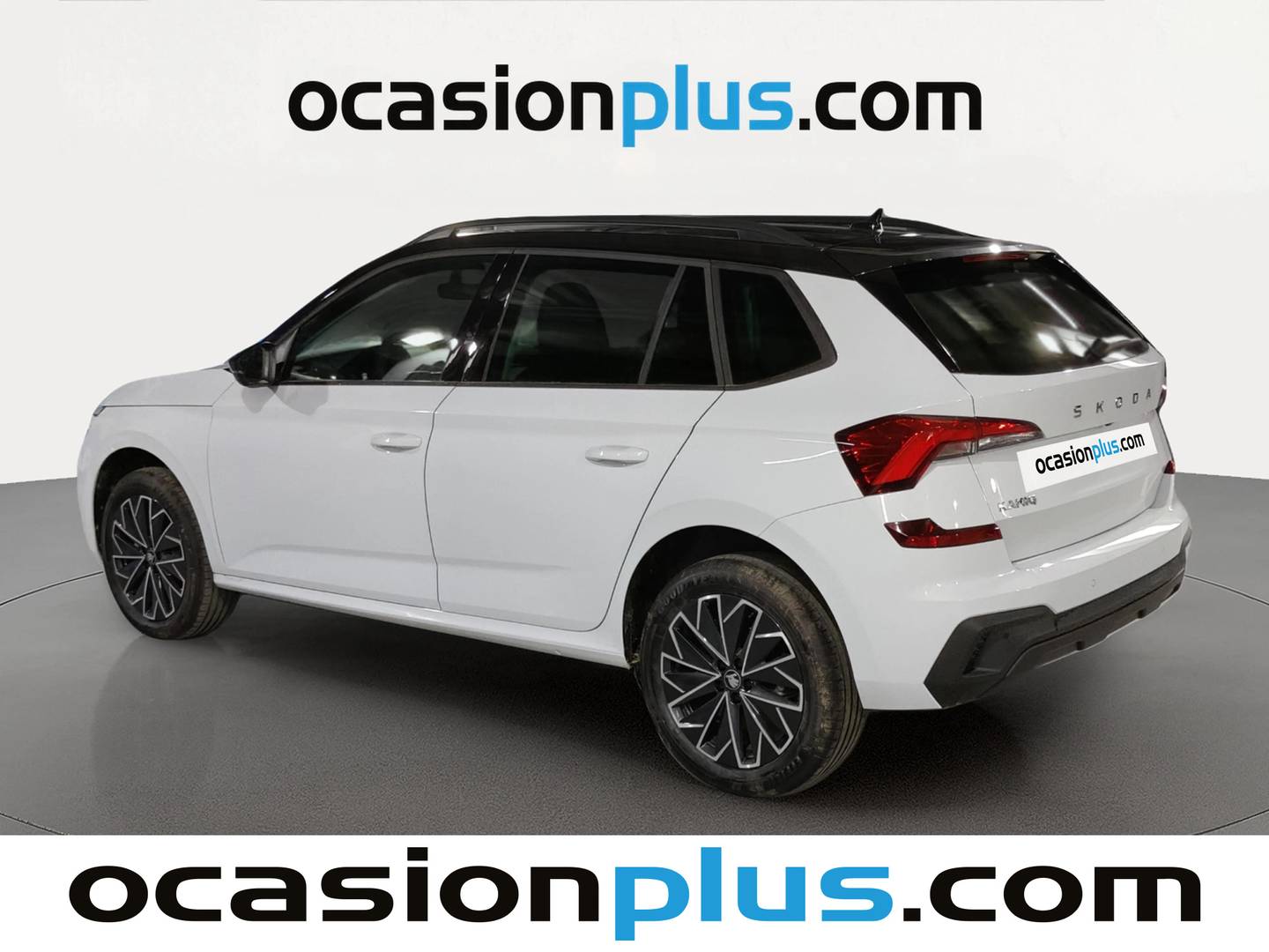 Foto trasera Skoda Kamiq Skoda Kamiq 1.0 TSI Selection DSG (115 CV) izquierda
