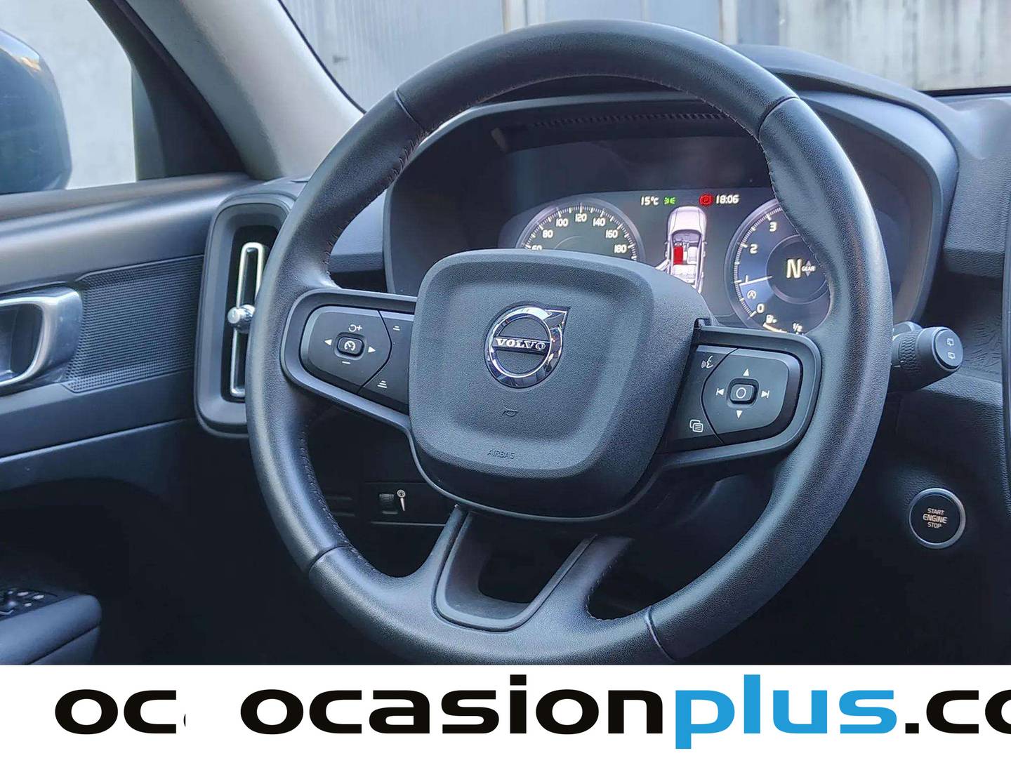 Volvo XC40 Volvo XC40 T2 Momentum Core (129 CV) manual