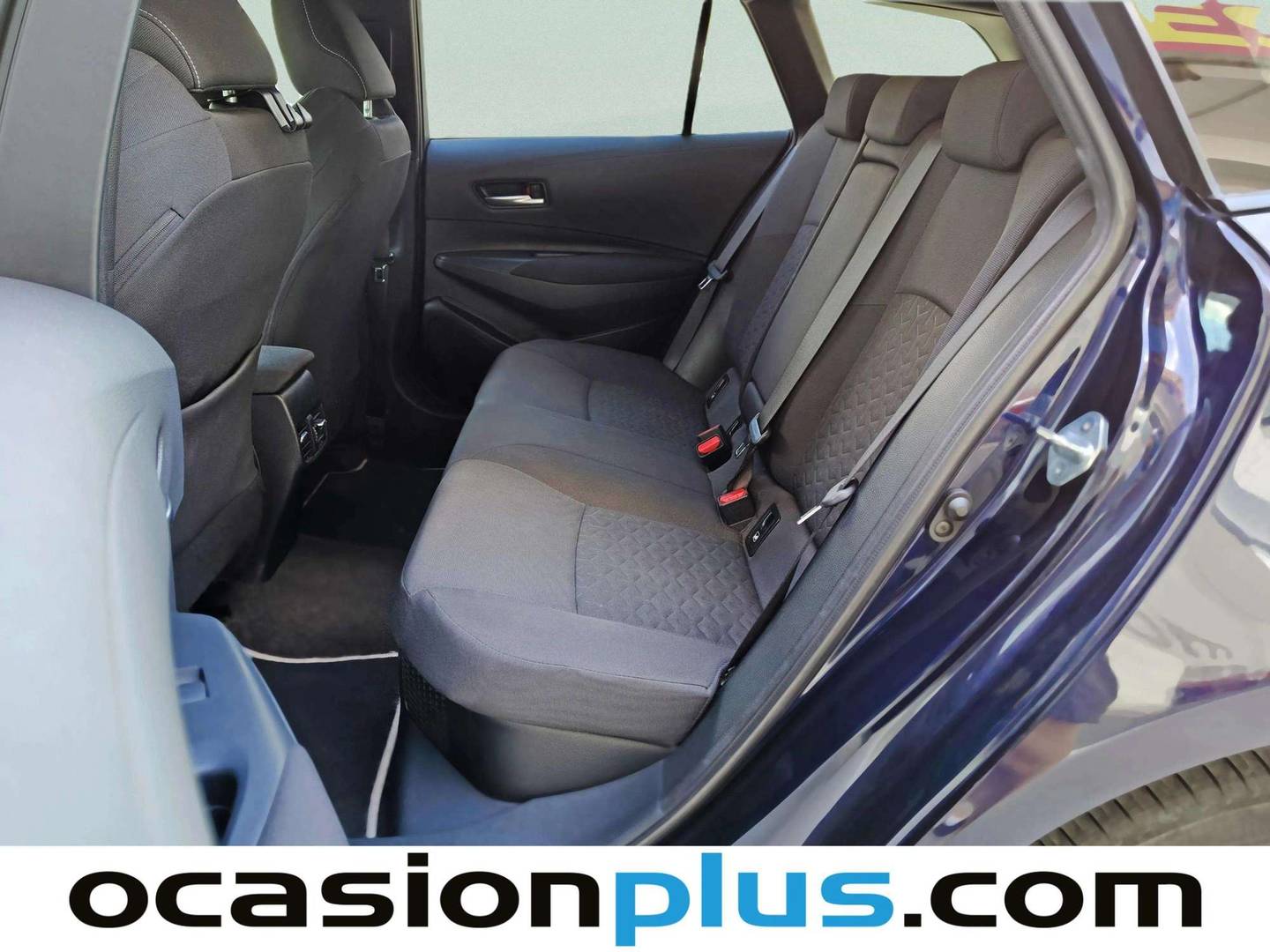 Foto asientos traseros Toyota Corolla Toyota Corolla Touring Sports 125H Active Tech E-CVT (122 CV)