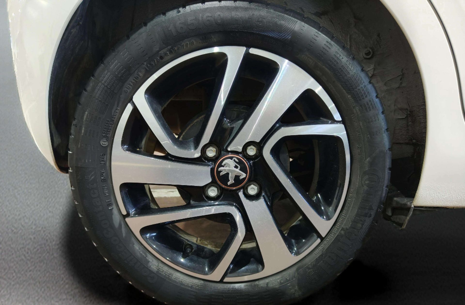 Peugeot 108 1.2 PureTech Roland Garros TOP! - foto 29