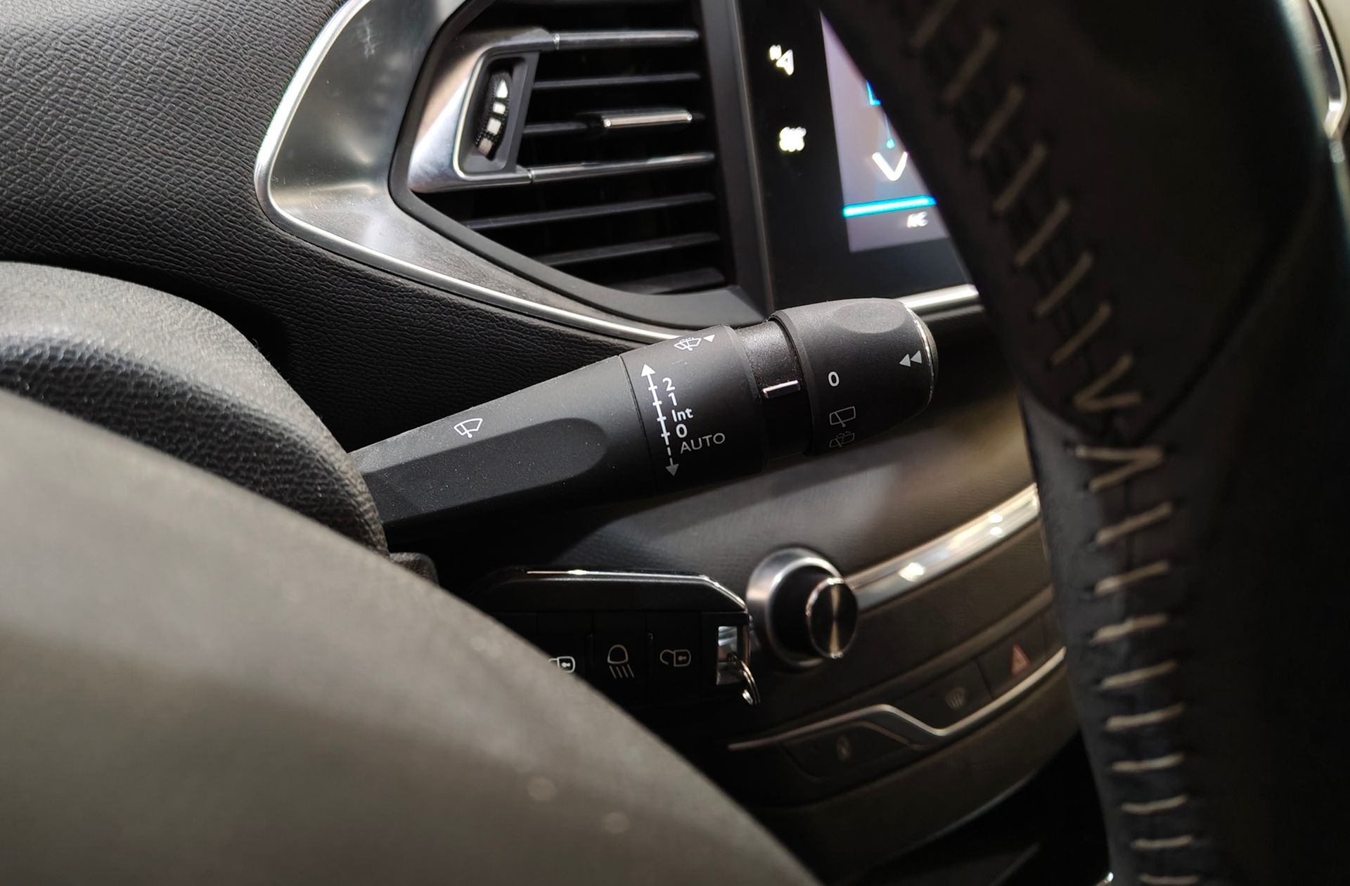 Peugeot 308 BlueHDi 100 Style - foto 28
