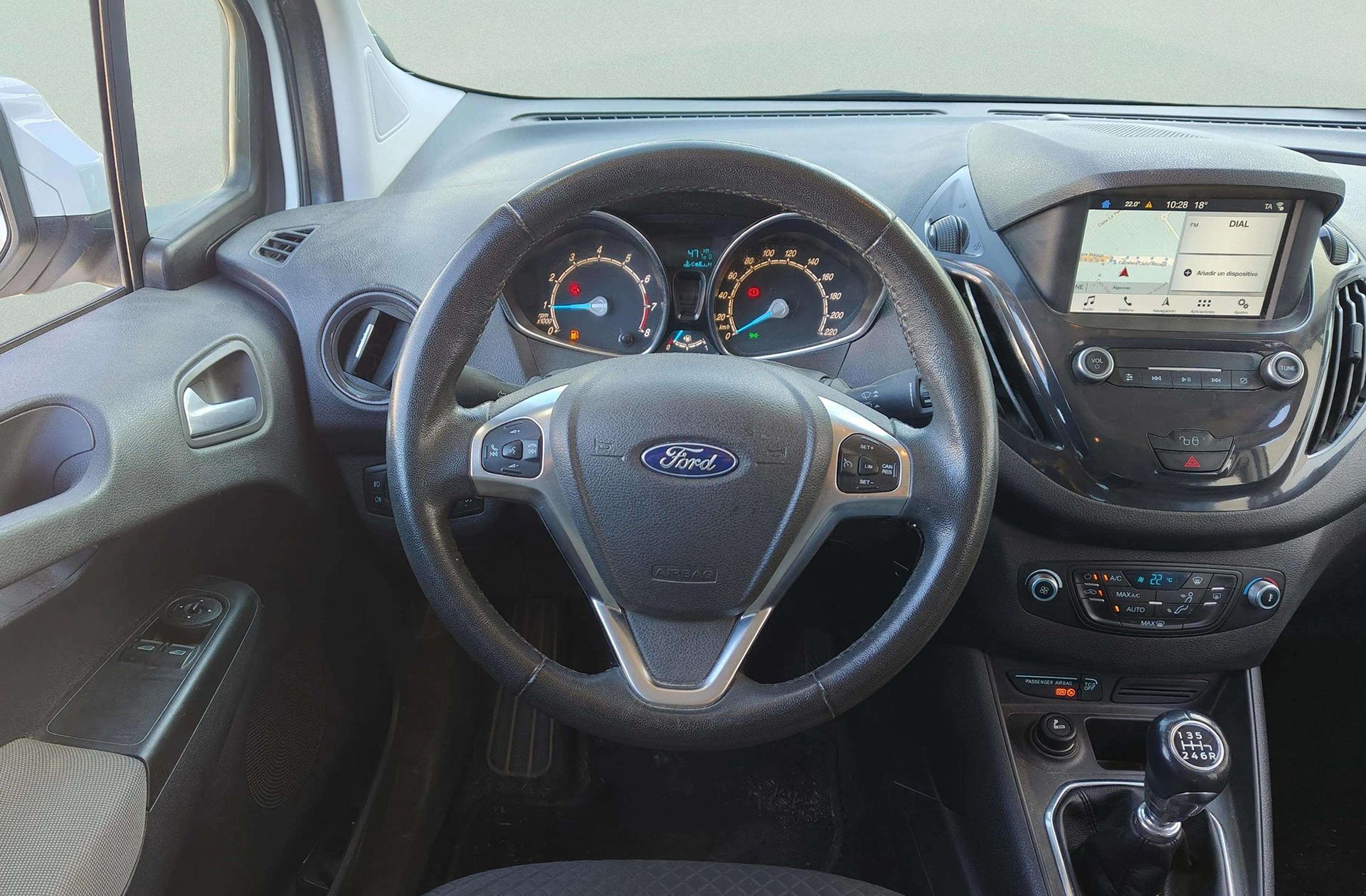 Ford Tourneo Courier 1.0 EcoBoost Titanium - foto 21