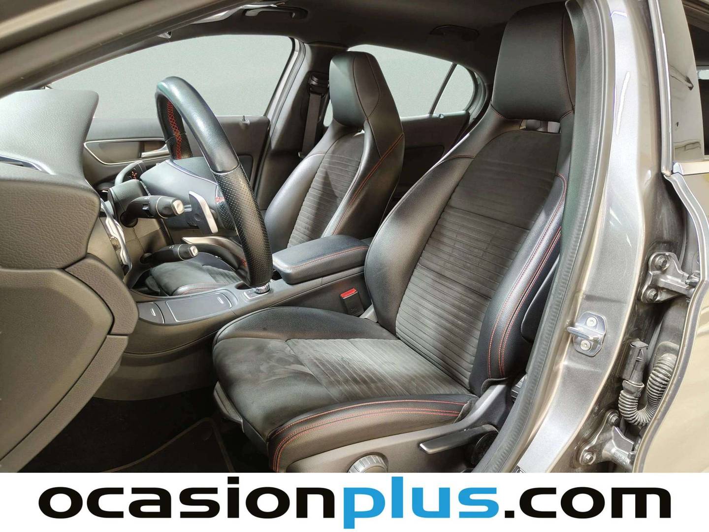 Foto asientos delanteros Mercedes GLA Mercedes GLA 180 (122 CV) Pack AMG