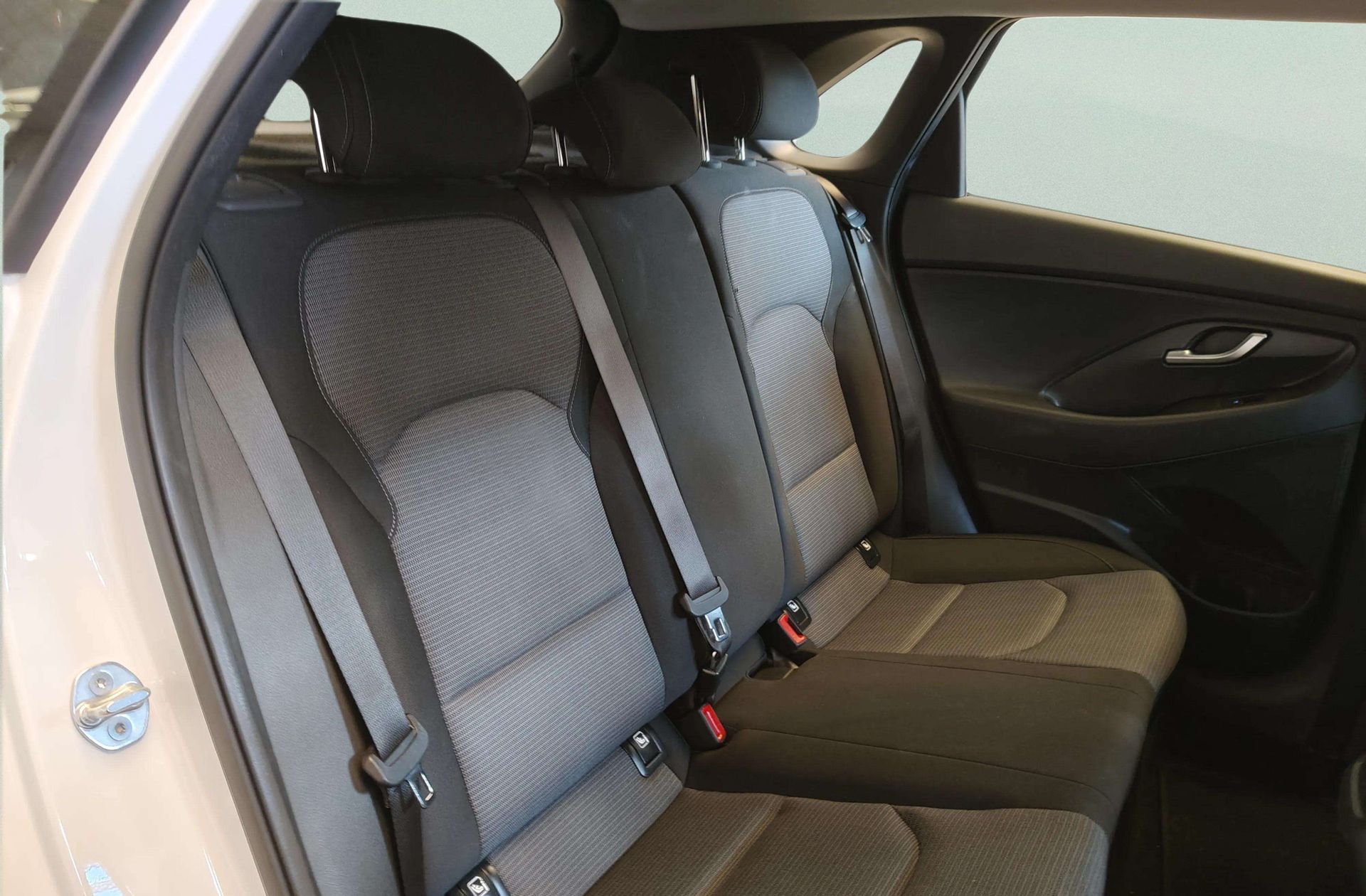 Hyundai i30 1.5 DPI Klass - foto 17