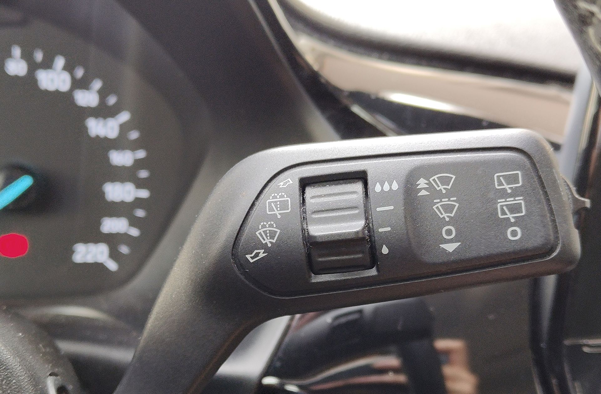Ford Fiesta 1.0 EcoBoost Trend+ - foto 24