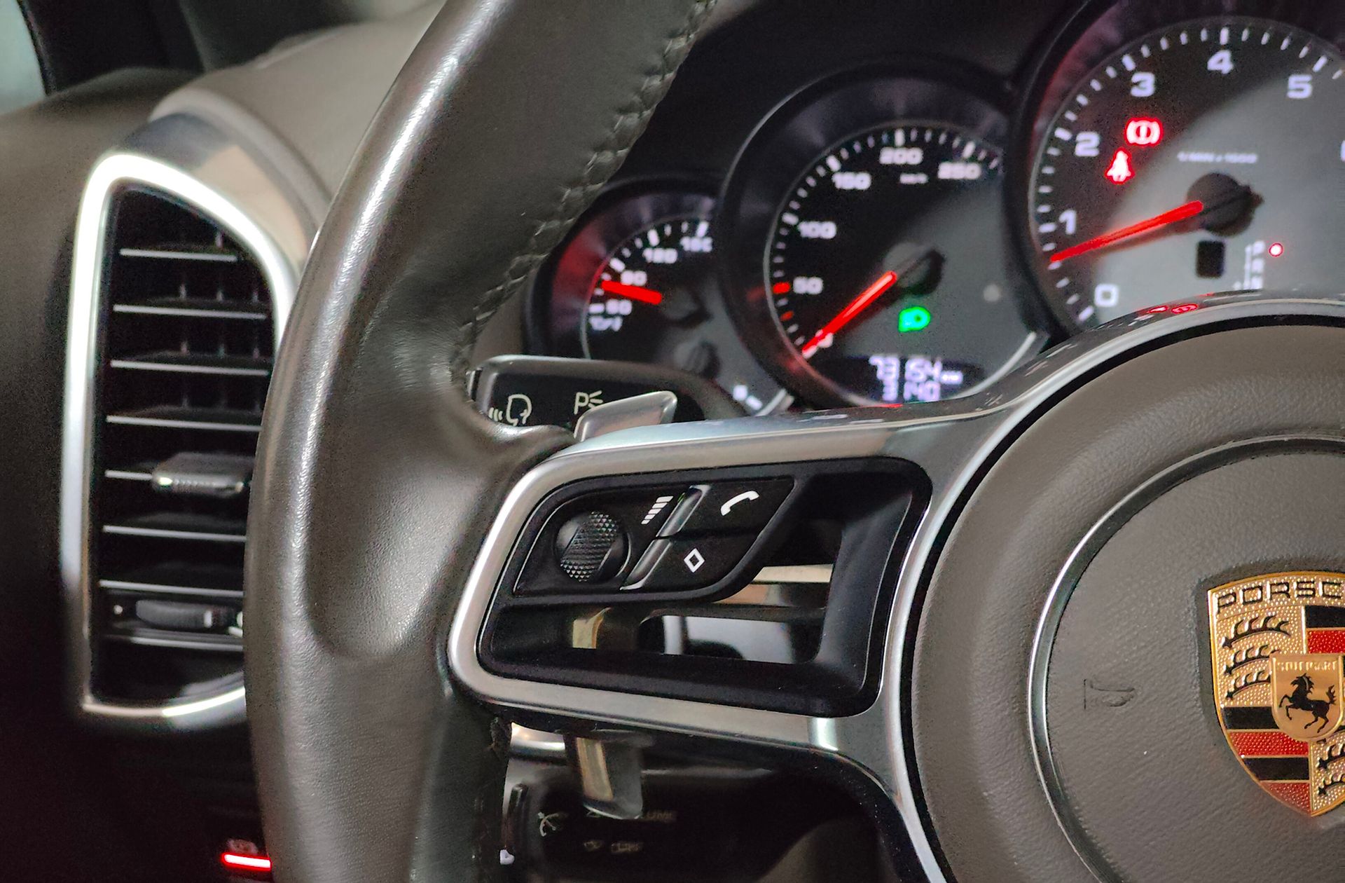 Porsche Cayenne S Platinum Edition - foto 37