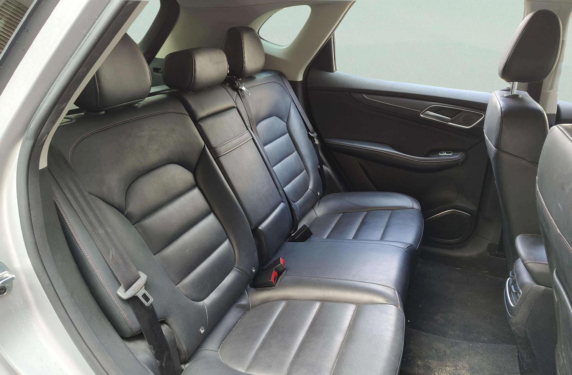 MG HS 1.5 Turbo GDI Comfort DCT - foto 21