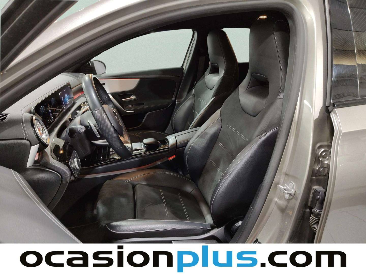 Foto asientos delanteros Mercedes Clase A Mercedes Clase A 180 d (116 CV) Pack AMG