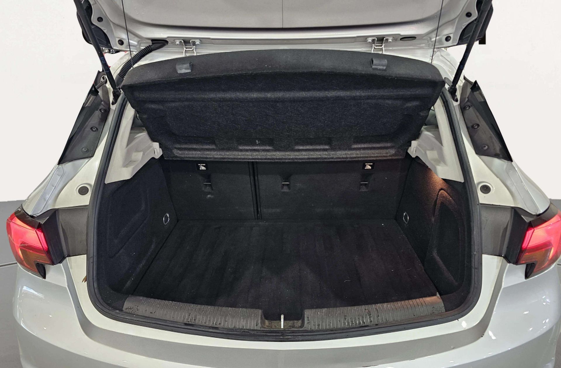 Opel Astra 1.6 CDTI Selective - foto 13
