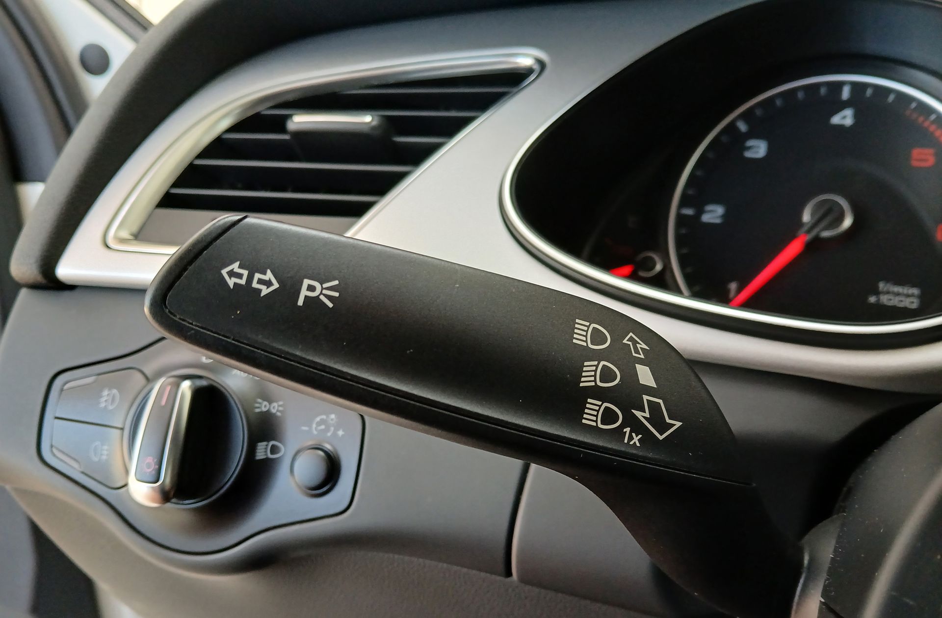 Audi A4 Avant S line edition 2.0 TDI ultra - foto 24