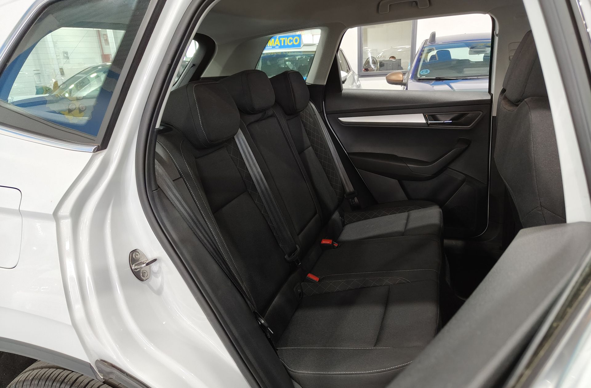 Škoda Karoq 1.5 TSI ACT Ambition DSG - foto 13