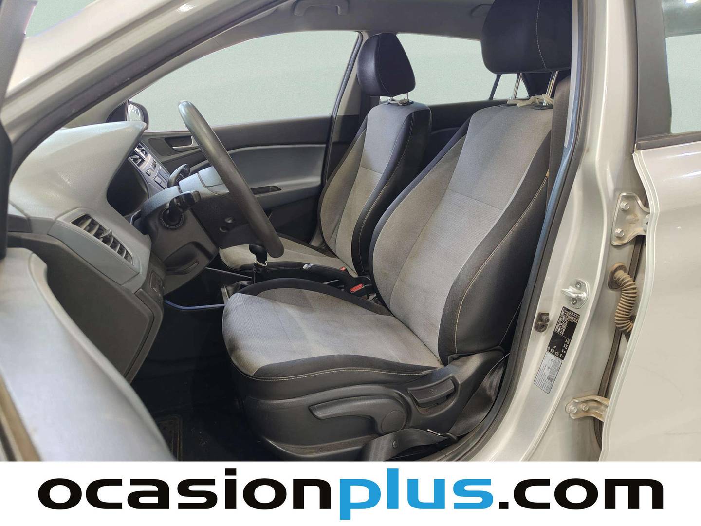 Foto asientos delanteros Hyundai i20 Hyundai i20 1.2 MPI Essence (84 CV)