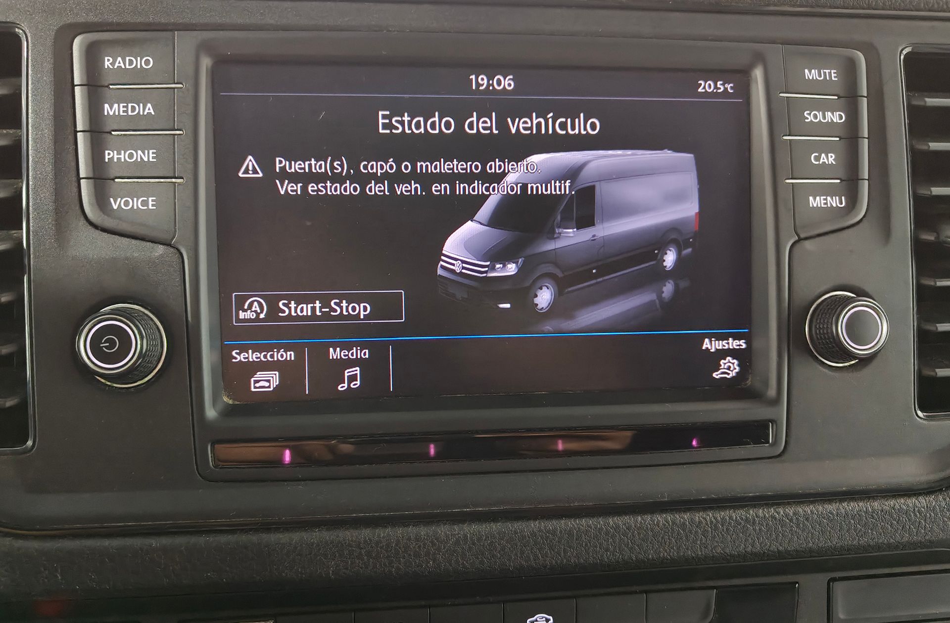 Volkswagen Crafter 30 Furgón Batalla Media TN 2.0 TDI 3 plazas - foto 45