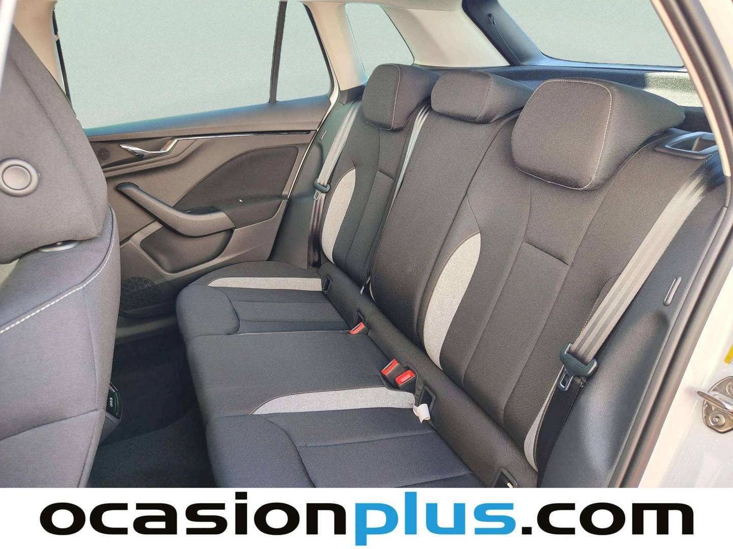 Foto asientos traseros Skoda Kamiq Skoda Kamiq 1.0 TSI Selection DSG (115 CV)