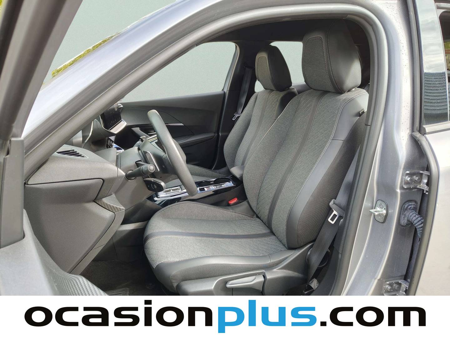 Foto Peugeot 2008 Peugeot 2008 Allure Hybrid eDCS6 (136 CV)