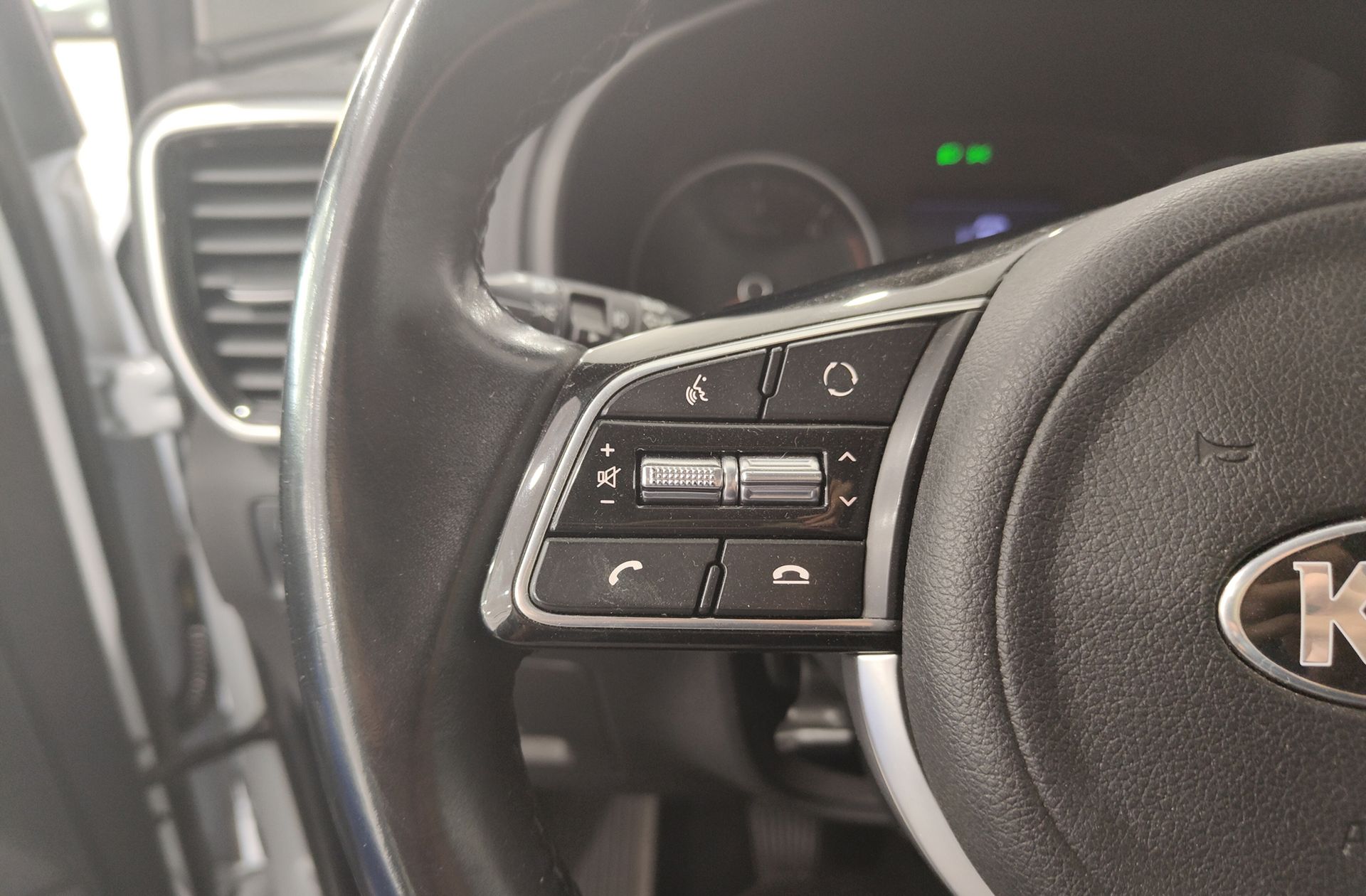 Kia Sportage 1.6 MHEV Drive 4x2 - foto 24