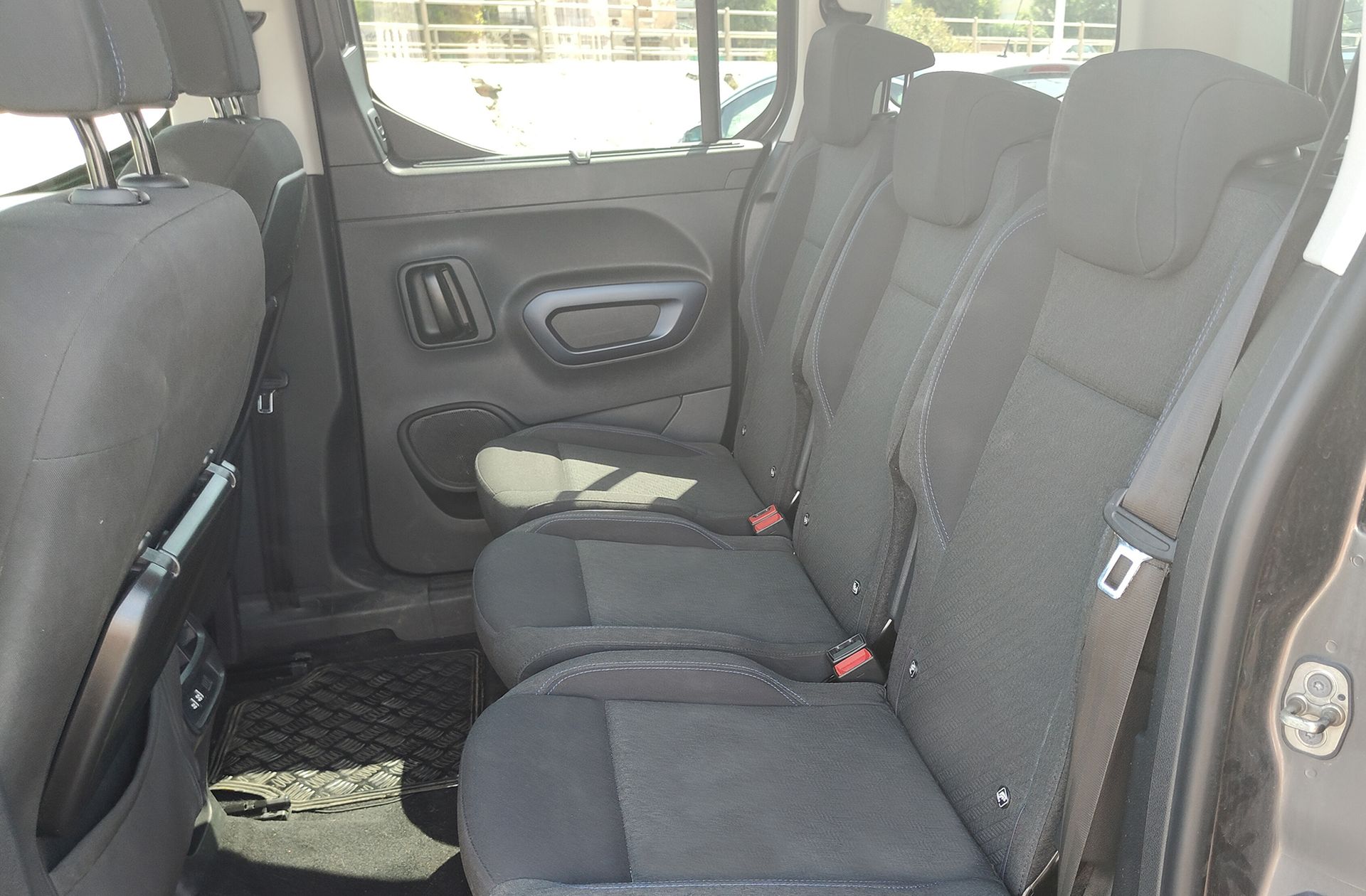 Peugeot Rifter PureTech 110 Allure Standard - foto 10