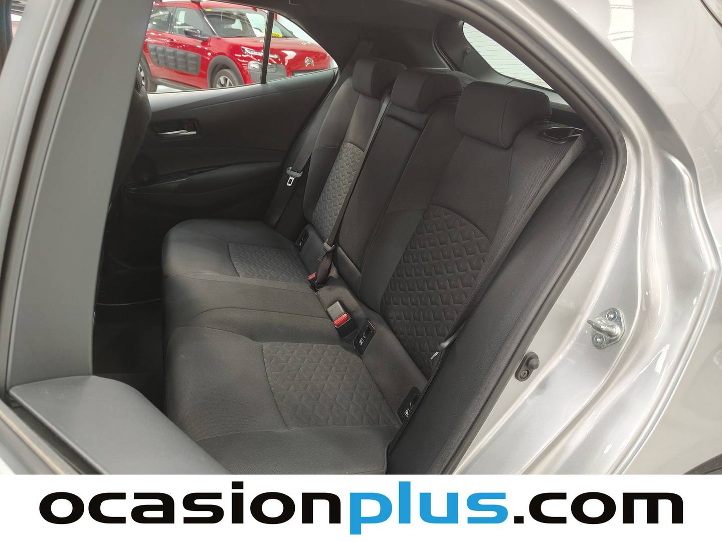 Foto asientos traseros Toyota Corolla Toyota Corolla 125H Business E-CVT (122 CV)