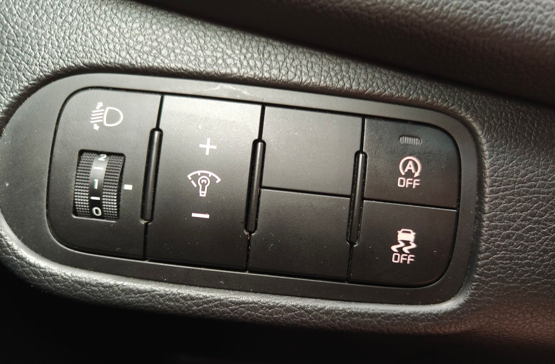 Kia Carens 1.6 GDi Uefa Euro 2016 Eco-Dynamics - foto 13