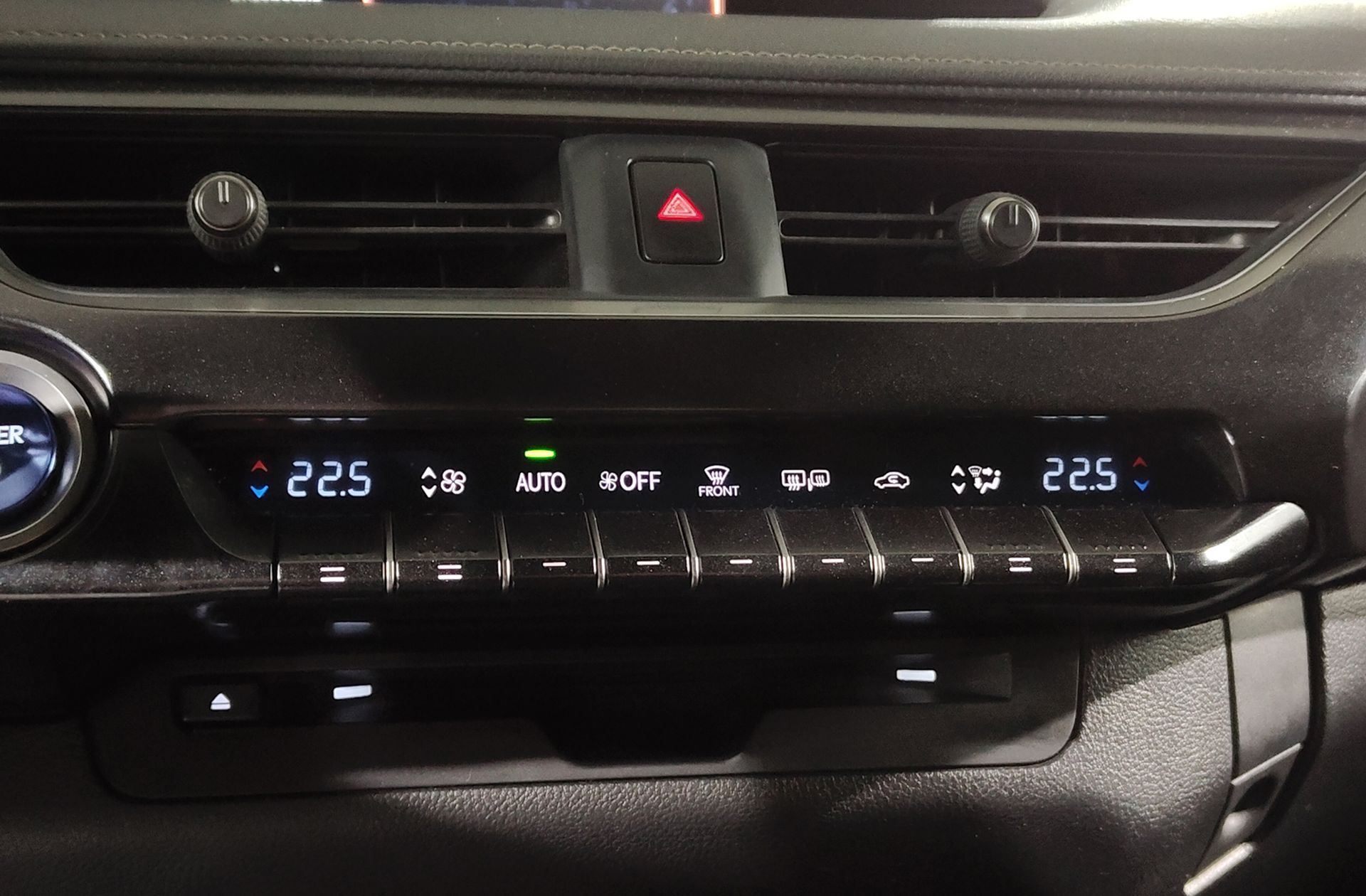 Lexus UX 250h Premium - foto 26