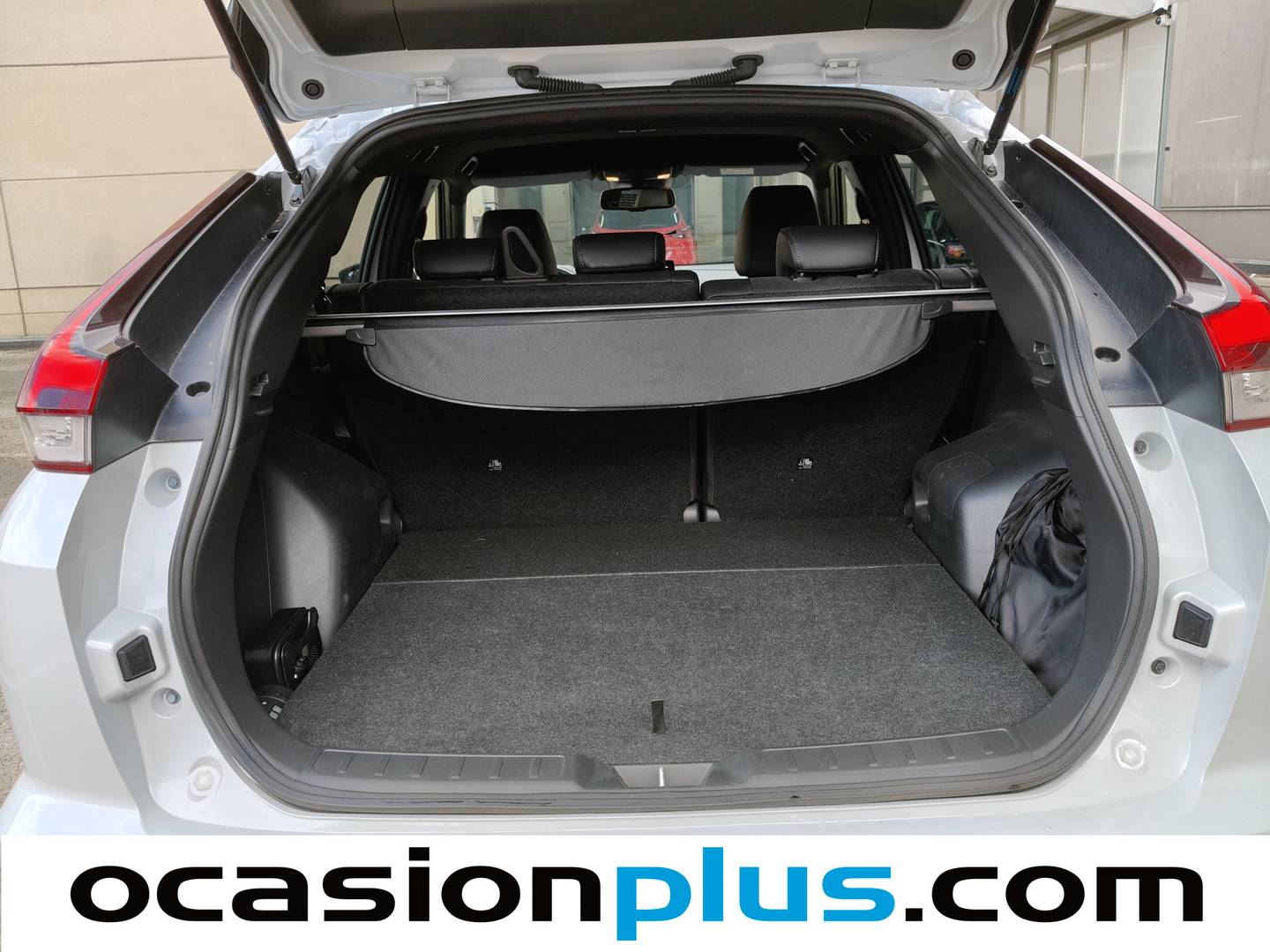Fotos maletero Mitsubishi Eclipse Cross Mitsubishi Eclipse Cross 2.4 PHEV Kaiteki 4WD Auto (188 CV)