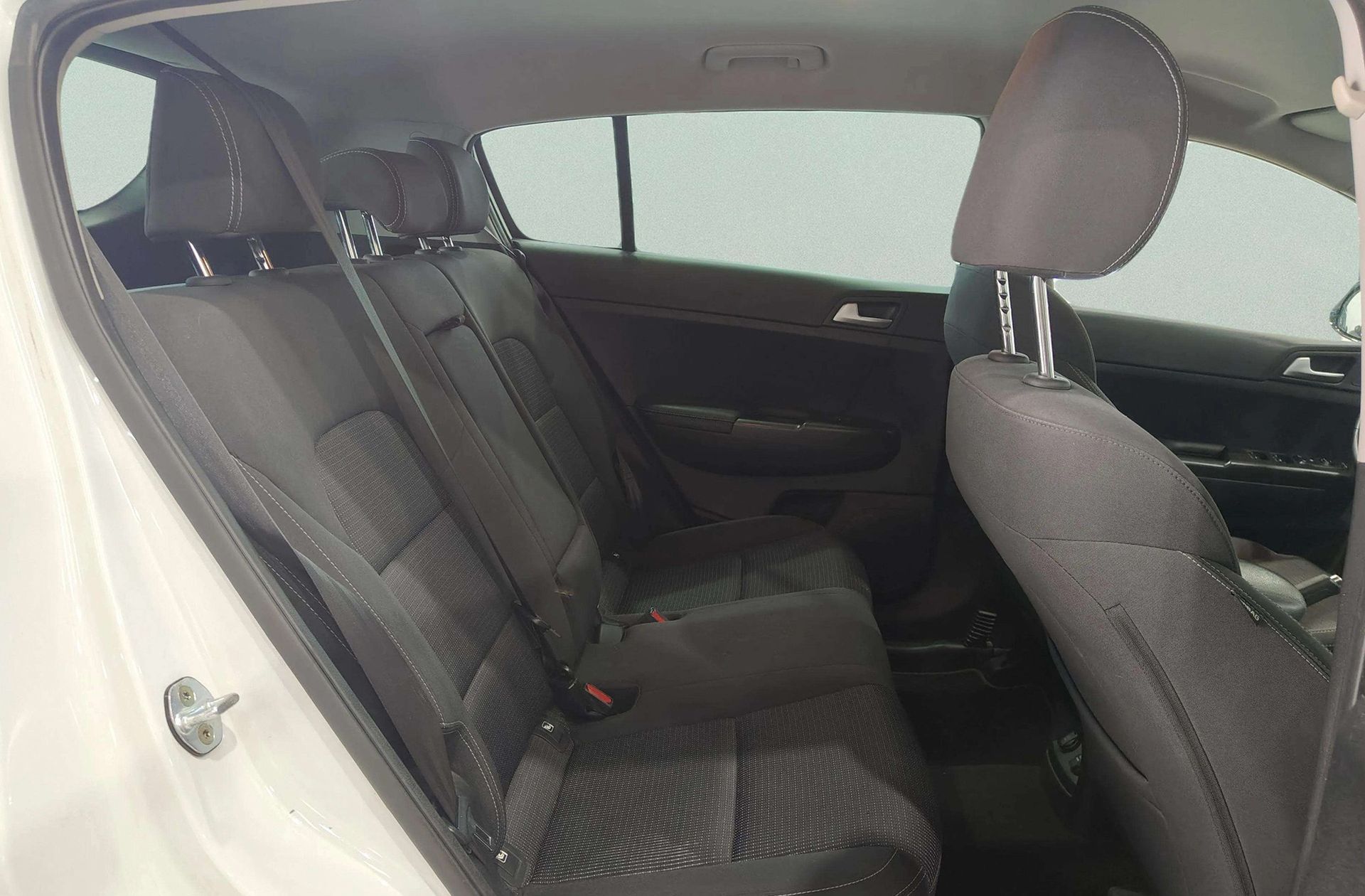Kia Sportage 1.7 CRDi VGT Eco-Dynamics x-Tech17 4x2 - foto 15