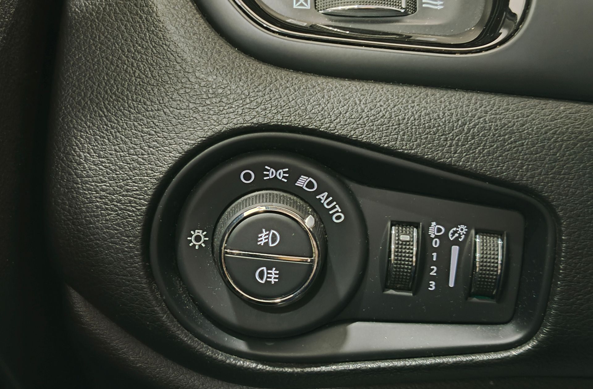 Jeep Renegade 1.0G Night Eagle II 4x2 - foto 21