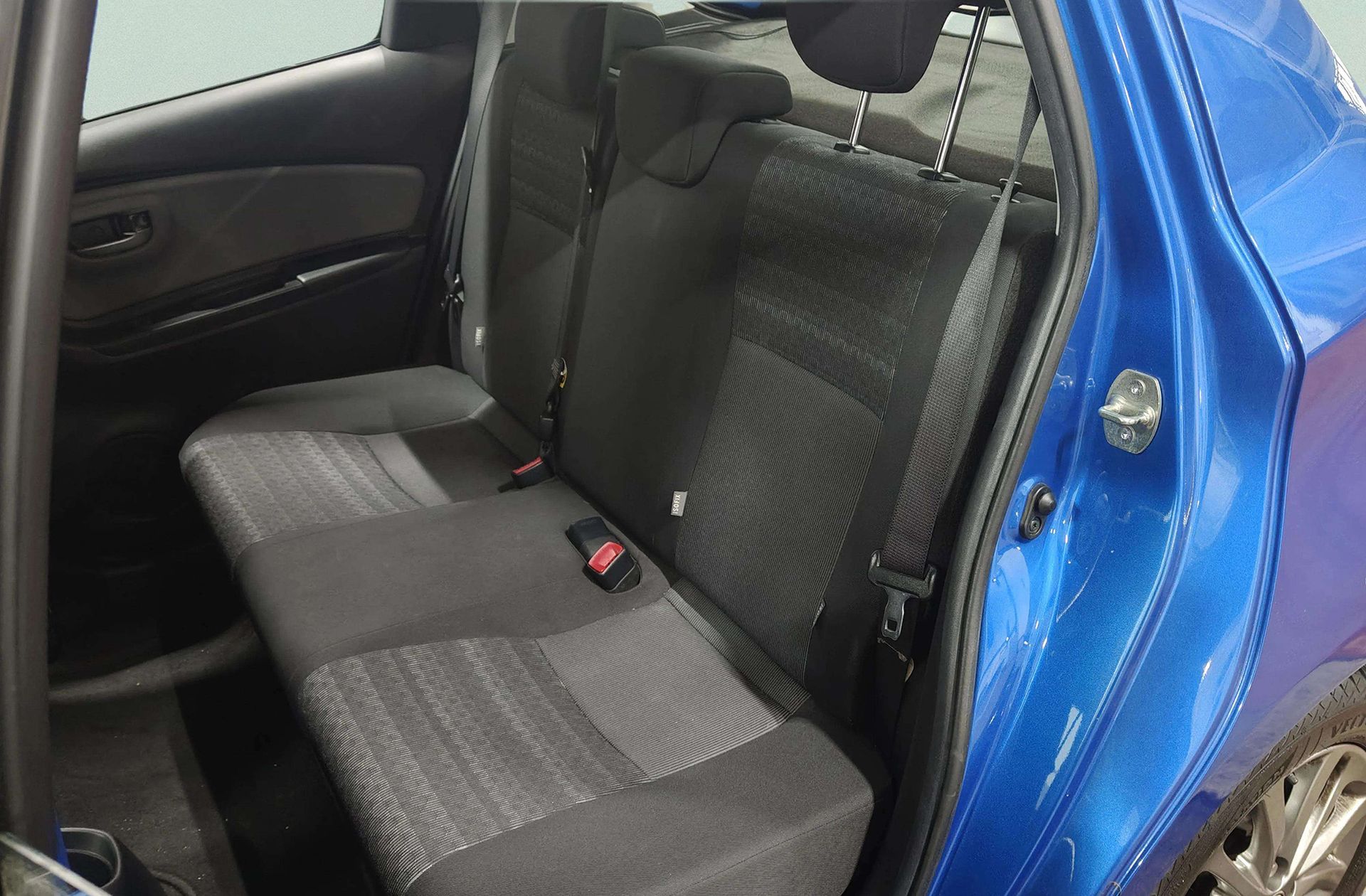 Toyota Yaris 100 Active - foto 10