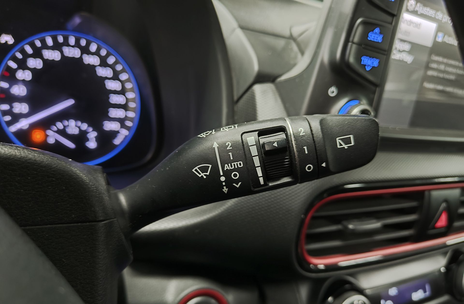 Hyundai Kona 1.0 T-GDi Tecno 4x2 AEB - foto 27