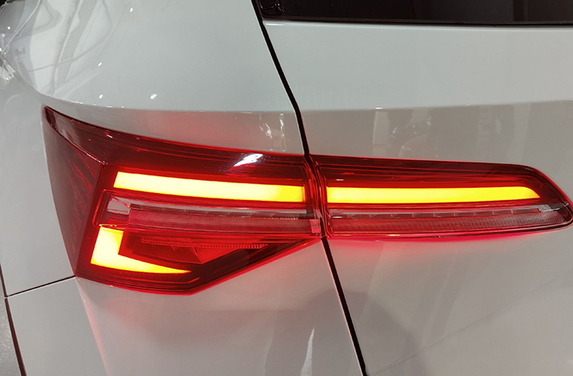 Škoda Karoq 1.0 TSI Ambition - foto 15