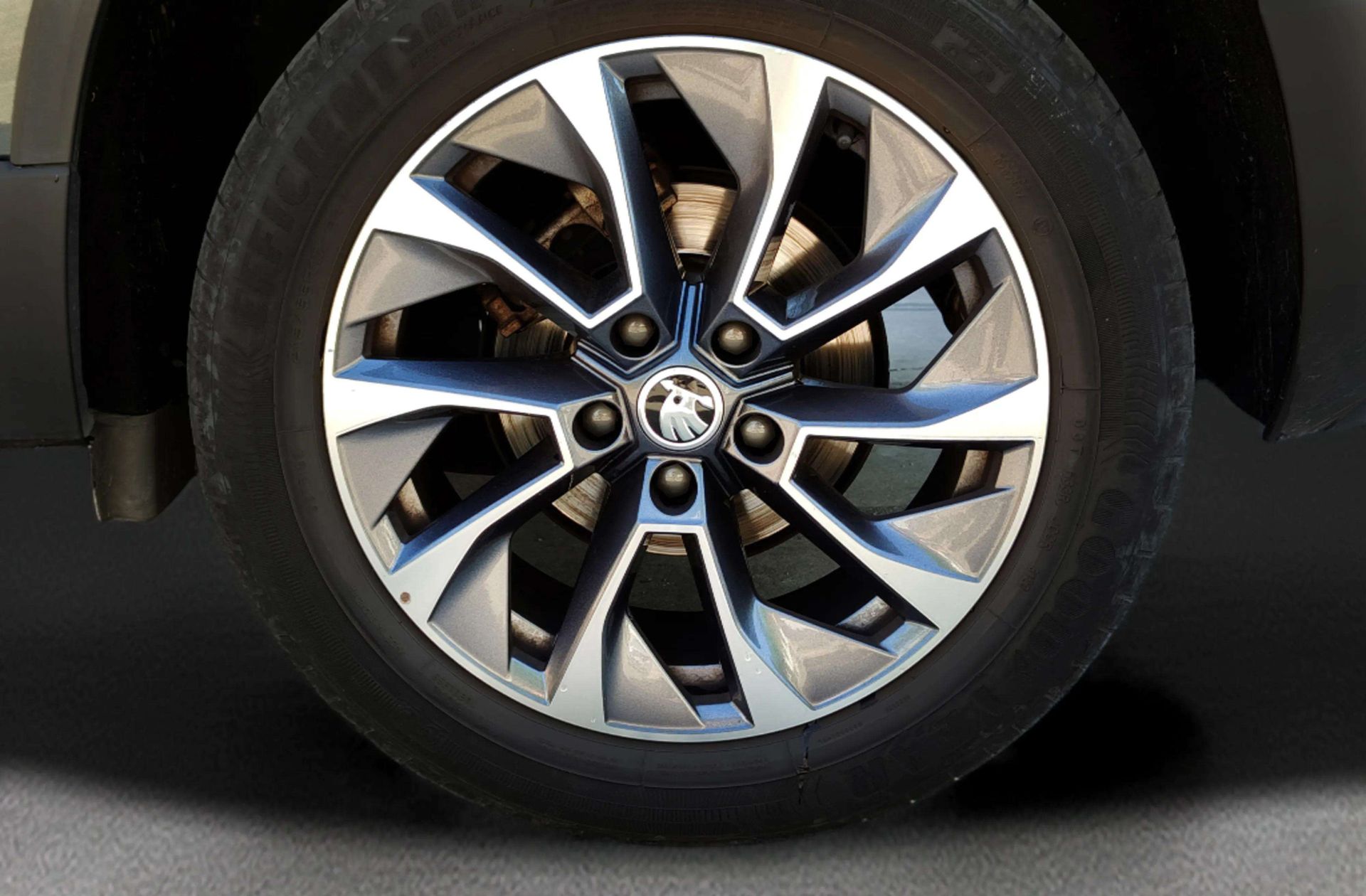 Škoda Karoq 1.5 TSI ACT 125 Aniversario DSG - foto 36